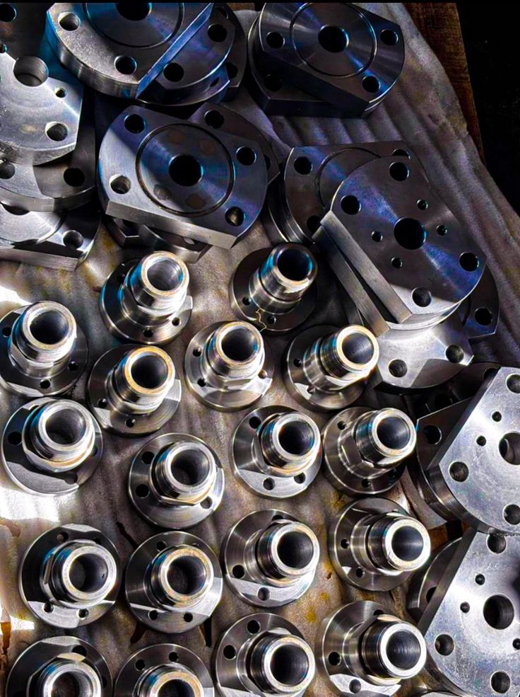 #fotosdetaller #metalworking #cncart #mecanizadodeprecision #metalart #industrialphotography #tallermecanico #arteenacero #fabricalocal #hechoenchile